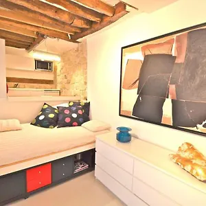 Gallery Parigi